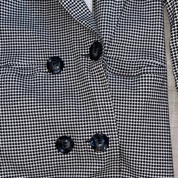 Classic Black and White Houndstooth Women's Coat - Picture 4 of 5